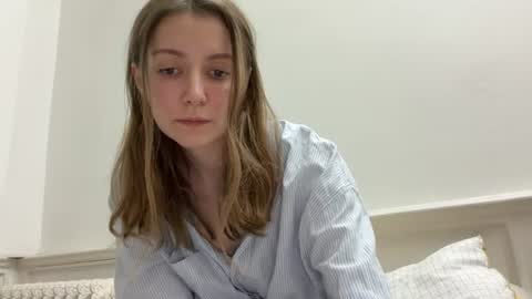 Snapshot of sweetyforever chatting on July 28, 11:48 pm Lily online show from July 28, 11:48 pm