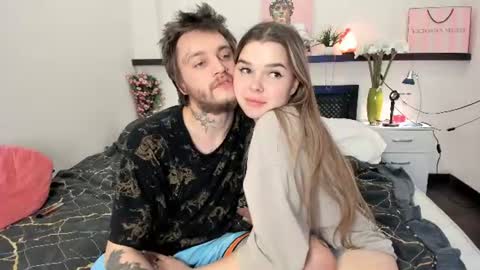 Olivia and oliver online show from June 16, 10:45 pm