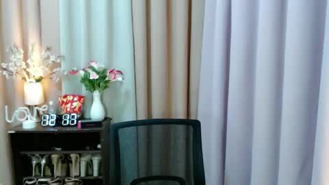 Megan online show from November 18, 4:17 am