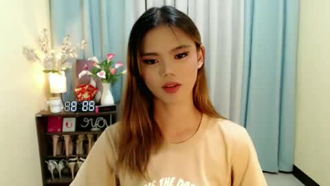 Snapshot of sweetytrannygirlxx chatting on April 6, 12:06 pm Megan online show from April 6, 12:06 pm