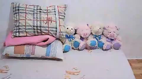 Snapshot of sweetyummygirl chatting on April 27, 5:27 am Sweetyummygirl online show from April 27, 5:27 am