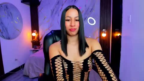 Snapshot of swet_bunnyx_ chatting on October 3, 8:39 pm sweet online show from October 3, 8:39 pm