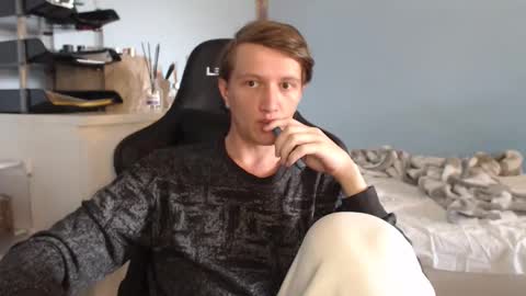 Cat online show from March 24, 8:08 am