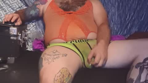 Snapshot of switchinglanes420 chatting on October 3, 7:05 am Switch Hit 69 online show from October 3, 7:05 am