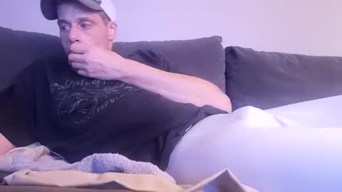 swontguy2025 online show from June 18, 2:23 am