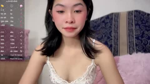 Snapshot of swt_asianholly chatting on March 27, 2:06 am Holly online show from March 27, 2:06 am