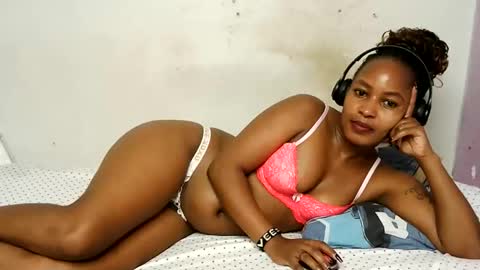 Snapshot of swt_bby chatting on May 31, 6:53 am swt_bby online show from May 31, 6:53 am