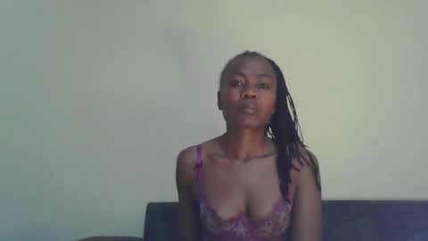 Snapshot of swtebony1 chatting on February 17, 10:25 pm ALICIA online show from February 17, 10:25 pm