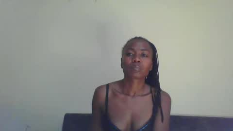 Snapshot of swtebony1 chatting on February 28, 10:39 pm ALICIA online show from February 28, 10:39 pm