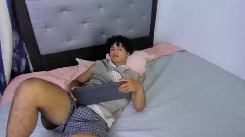 Snapshot of swwet_boy chatting on January 9, 1:08 am swwet_boy online show from January 9, 1:08 am