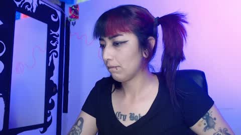 Snapshot of sxdbxtch chatting on May 30, 3:58 am Alice Phantom online show from May 30, 3:58 am