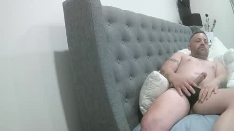 Snapshot of sxylegsturnmeon chatting on February 12, 1:55 am sxylegsturnmeon online show from February 12, 1:55 am