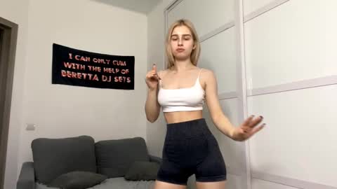 Mona online show from January 13, 5:18 pm