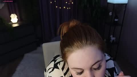 sydneysweeton online show from May 23, 11:25 am