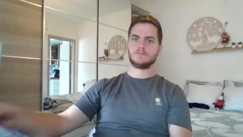 syl092 online show from October 13, 9:20 am