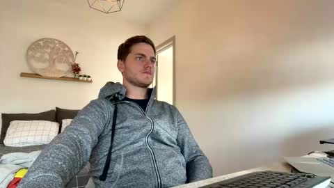 syl092 online show from March 26, 2:00 pm