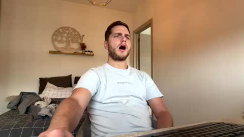 syl092 online show from April 15, 3:52 pm