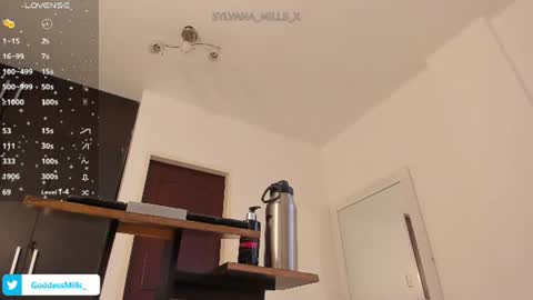 Snapshot of sylvana_mills_x chatting on June 16, 7:49 pm Sylvana online show from June 16, 7:49 pm