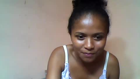Snapshot of sylvaniah01 chatting on May 17, 12:19 am sylvaniah01 online show from May 17, 12:19 am