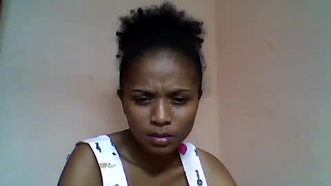 Snapshot of sylvaniah01 chatting on May 27, 3:09 pm sylvaniah01 online show from May 27, 3:09 pm
