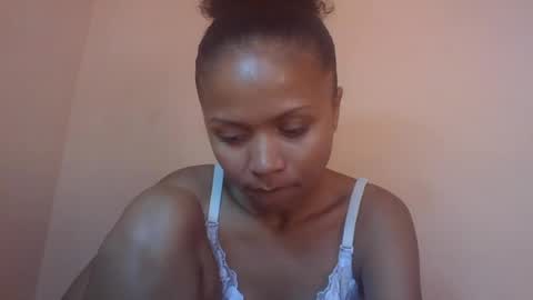 Snapshot of sylvaniah01 chatting on July 5, 5:47 am sylvaniah01 online show from July 5, 5:47 am