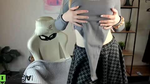 Sylvia online show from October 15, 9:31 am