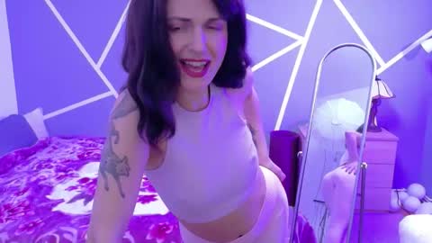 sylvianyvellero online show from March 14, 7:08 pm