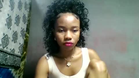 Sylviette online show from May 26, 2:46 pm