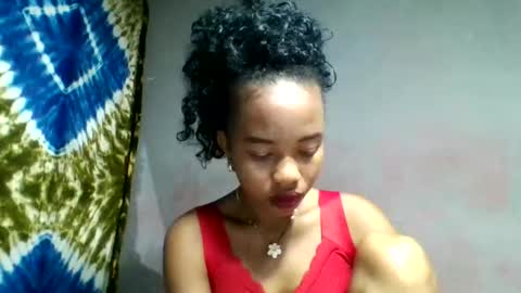 Sylviette online show from May 29, 12:36 pm