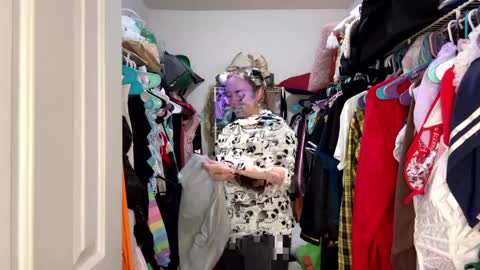 Snapshot of syndica chatting on February 1, 6:50 pm Jennah online show from February 1, 6:50 pm