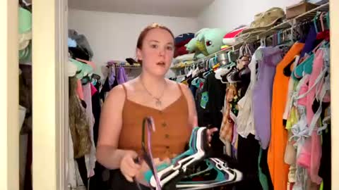 Jennah online show from July 13, 8:33 pm