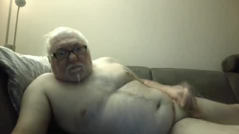 Snapshot of synek65 chatting on December 24, 3:47 pm synek65 online show from December 24, 3:47 pm