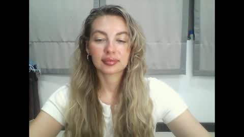 Snapshot of syrami chatting on March 9, 4:33 pm syrami online show from March 9, 4:33 pm