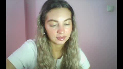 Snapshot of syrami chatting on June 27, 7:35 am syrami online show from June 27, 7:35 am
