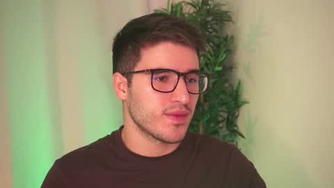 Snapshot of t0ny_wylie chatting on February 14, 3:53 pm t0ny_wylie online show from February 14, 3:53 pm