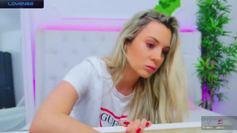 Snapshot of taahiraarabian chatting on December 29, 2:10 pm Arianna online show from December 29, 2:10 pm