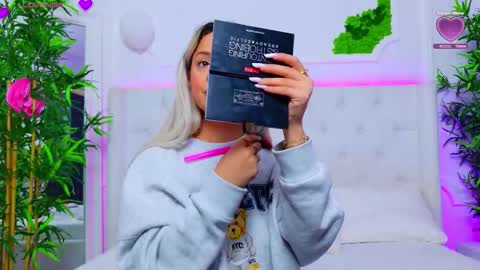 Snapshot of taahiraarabian chatting on September 29, 12:10 pm Arianna online show from September 29, 12:10 pm