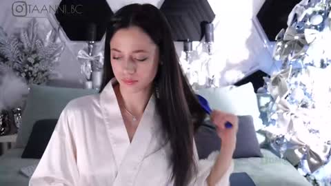 Snapshot of taanni_bc chatting on January 24, 8:44 am TAANNI online show from January 24, 8:44 am
