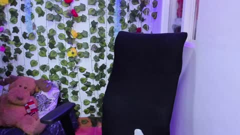 Snapshot of tabitapurple chatting on December 6, 11:33 am TABITA online show from December 6, 11:33 am