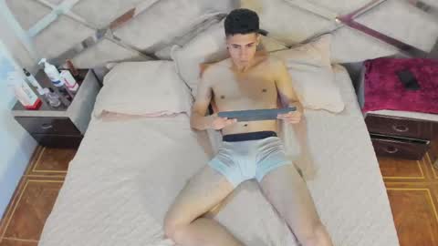 tahhlia taylor online show from September 30, 7:30 pm