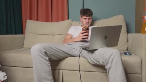 Alex online show from January 13, 6:24 pm