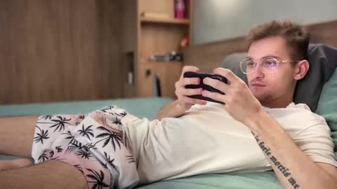 Alex online show from February 20, 9:37 pm