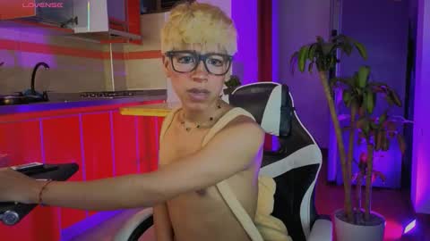 taichi online show from February 13, 11:17 am