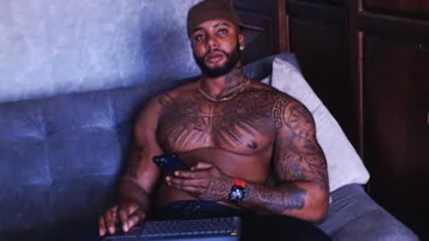 Tairon Tucke online show from January 31, 9:59 pm