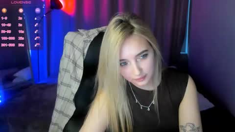 Snapshot of taisia_hot chatting on April 25, 8:28 am Taisia online show from April 25, 8:28 am
