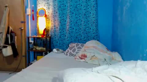 Snapshot of takemetoheavenbaby chatting on April 20, 4:54 pm anne online show from April 20, 4:54 pm