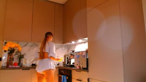  Kira  online show from November 15, 5:49 am