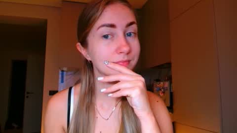  Kira  online show from November 26, 6:25 am