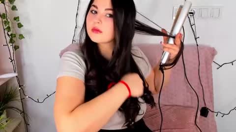 Snapshot of talla_la chatting on February 3, 7:18 am Talla online show from February 3, 7:18 am