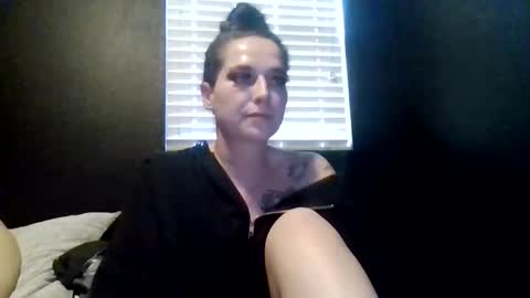 Snapshot of tallhungcloudy chatting on May 19, 1:56 am tallhungcloudy online show from May 19, 1:56 am